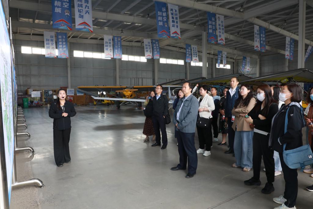我校组织统一战线成员赴衡水开展调研